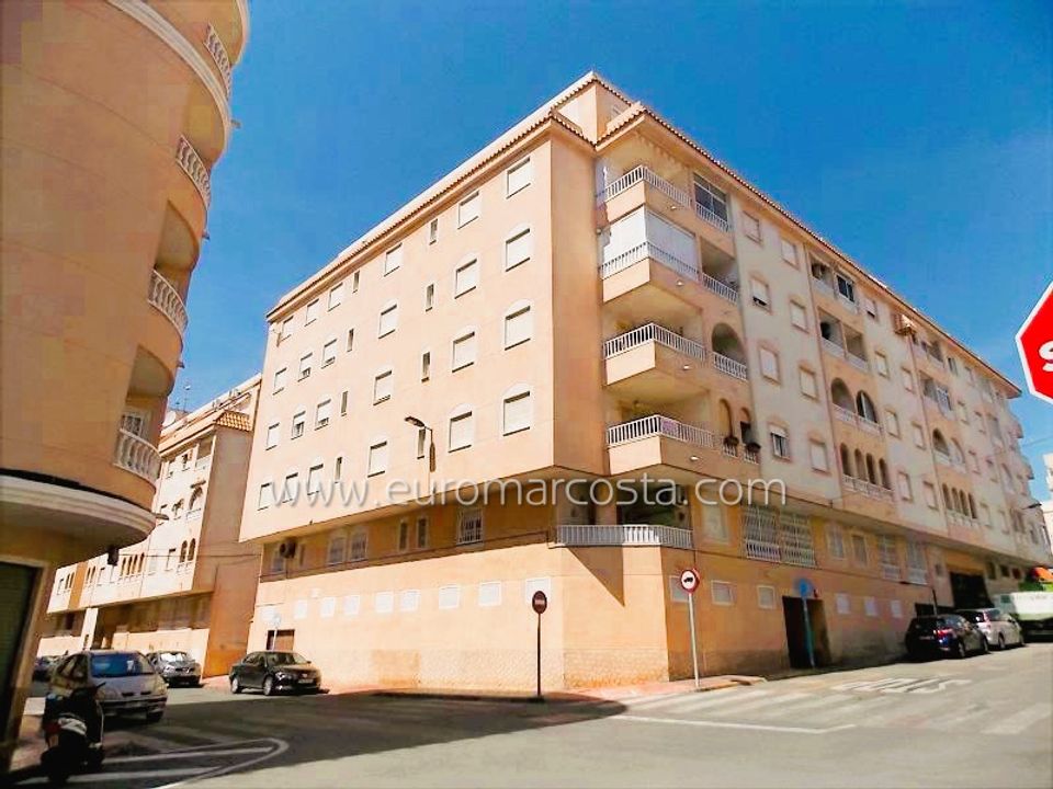 Lejlighed i Torrevieja, Alicante - foto 1
